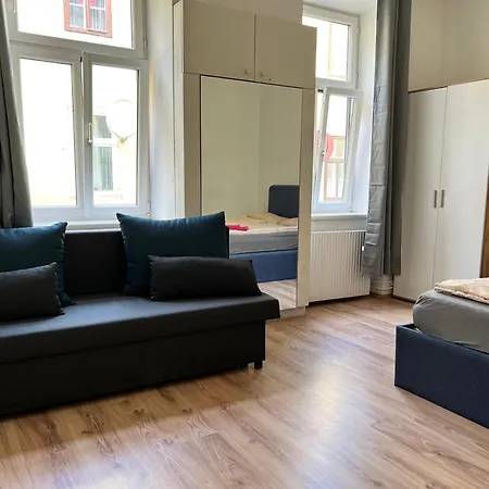 Comfortable 4Br Shared Apt Perfect For Groups & Friends Vienna Exterior photo
