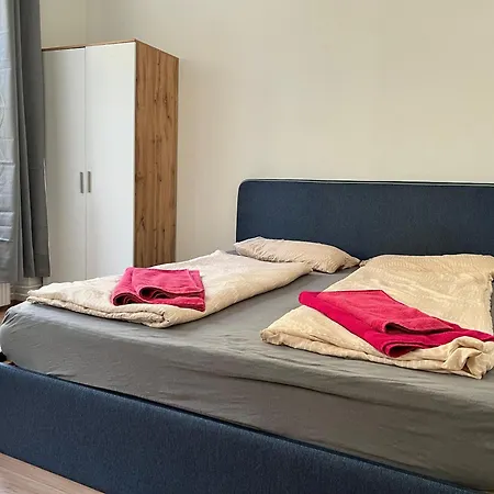 Comfortable 4Br Shared Apt Perfect For Groups & Friends Vienna Exterior photo