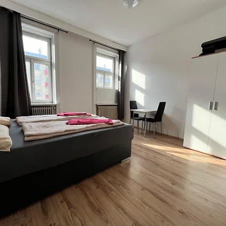 Comfortable 4Br Shared Apt Perfect For Groups & Friends Vienna Exterior photo