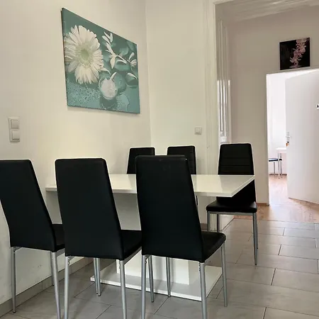 Comfortable 4Br Shared Apt Perfect For Groups & Friends Vienna Exterior photo